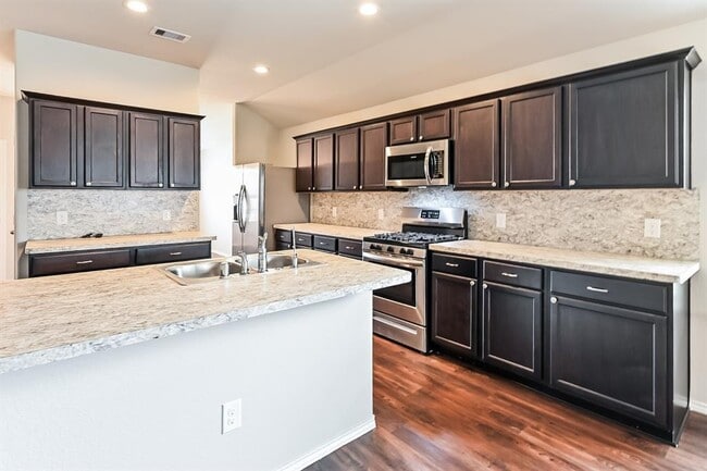 Building Photo - 14005 Lake Cres Dr