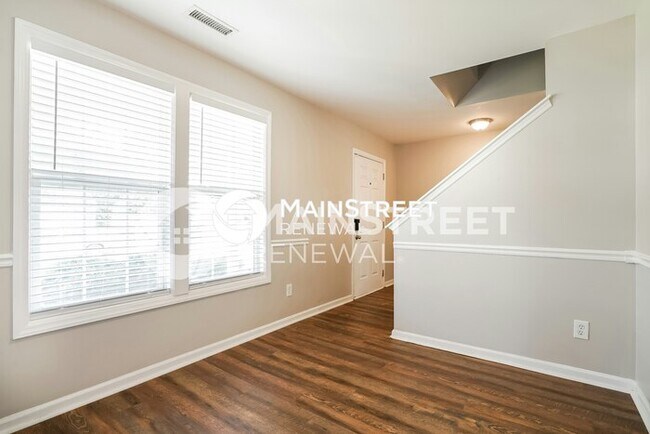Building Photo - 4 Bedroom Pet-Friendly Home in Raleigh, NC with Main Street Renewal