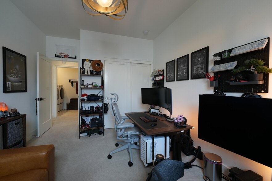 Building Photo - 145 Plum Lily