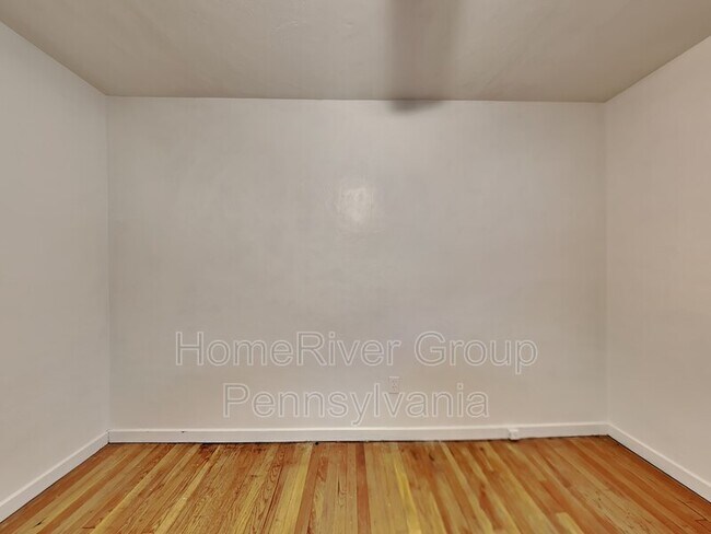 Building Photo - 1962 Shady Oak Dr