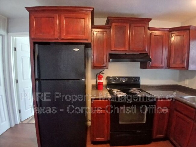 Building Photo - 901 Furman Ave