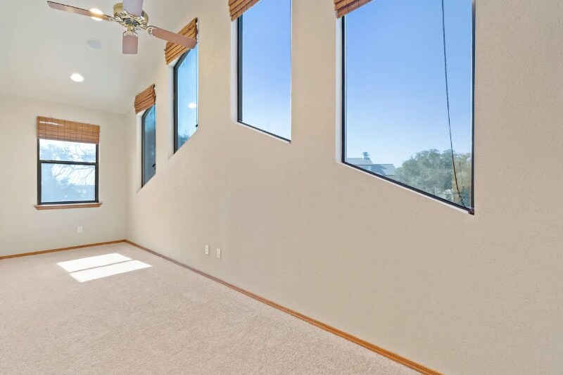 Building Photo - 1210 Sunray