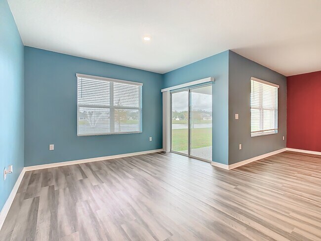 Building Photo - 3348 Perennial Ln