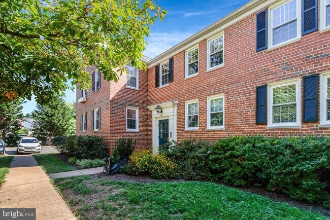 Building Photo - 6513 Potomac Ave