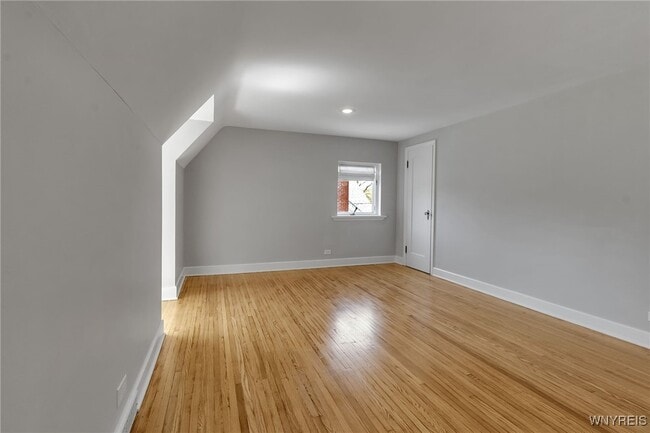 Building Photo - 305 Girard Ave
