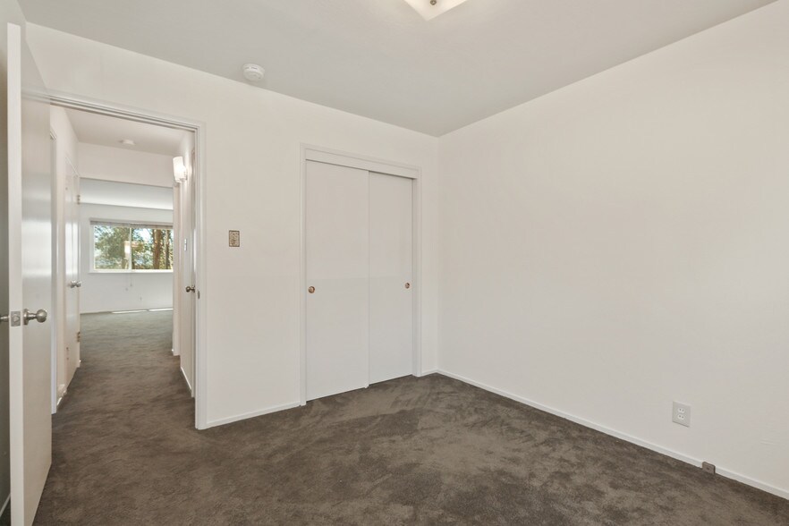 Building Photo - 2073 Key Blvd