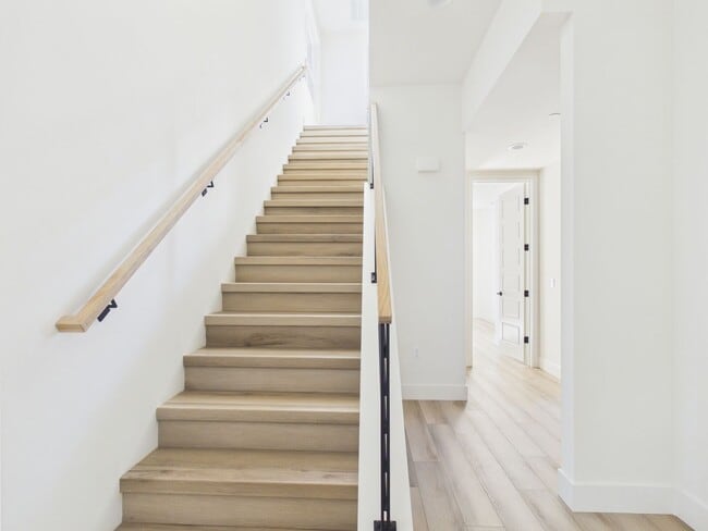 Building Photo - 705 Passion Ct