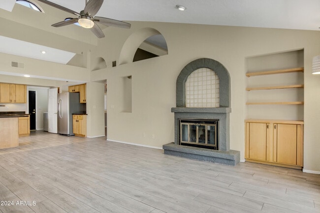 Building Photo - 16035 N 10th St