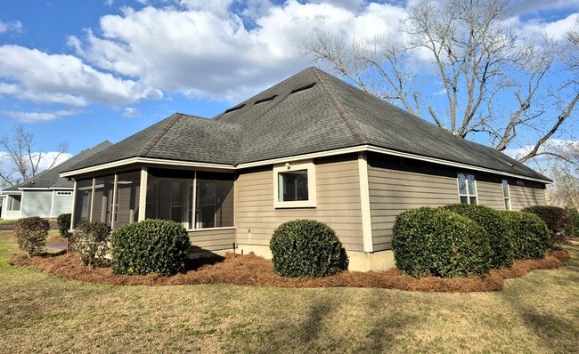 Building Photo - 4585 San Saba Dr