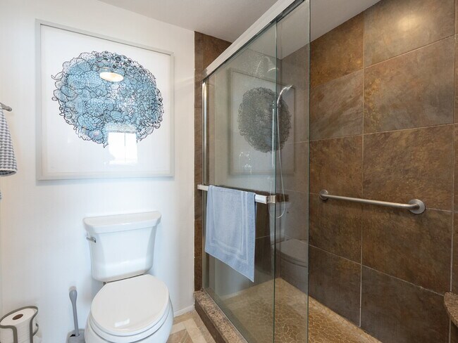 Building Photo - One of Longboat Key’s premier waterfront c...