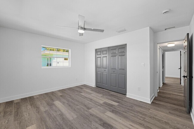 Building Photo - 2491 Coronado Way