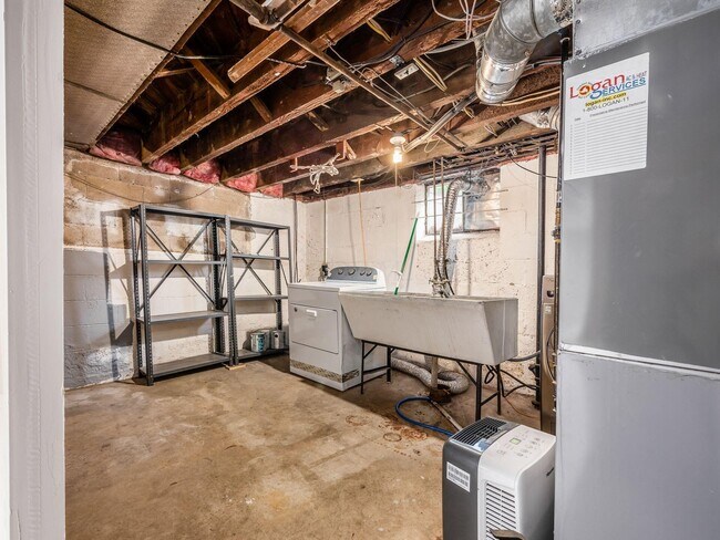 Building Photo - 111 E Selby Blvd
