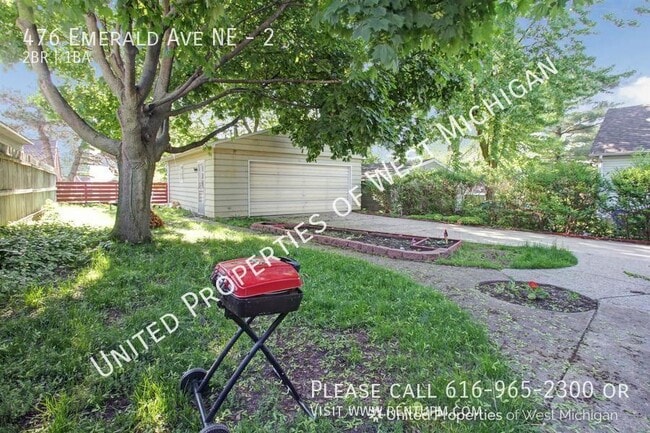 Building Photo - 476 Emerald Ave NE