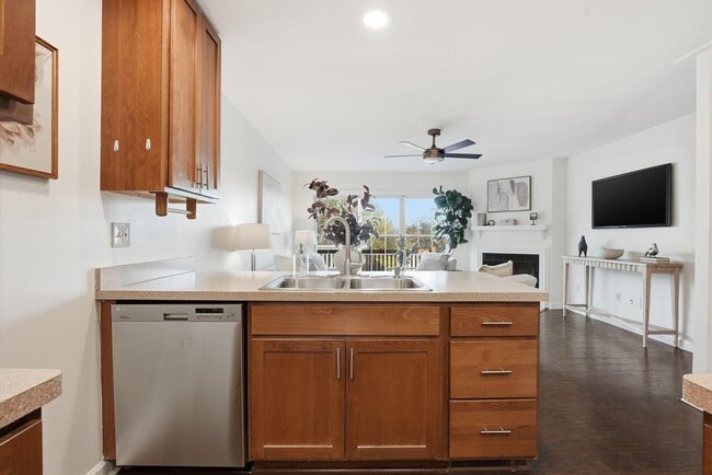 Building Photo - 5516 Baneberry Ave