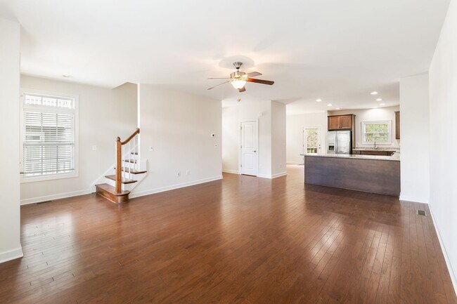 Building Photo - 2410 Winthrop Dr