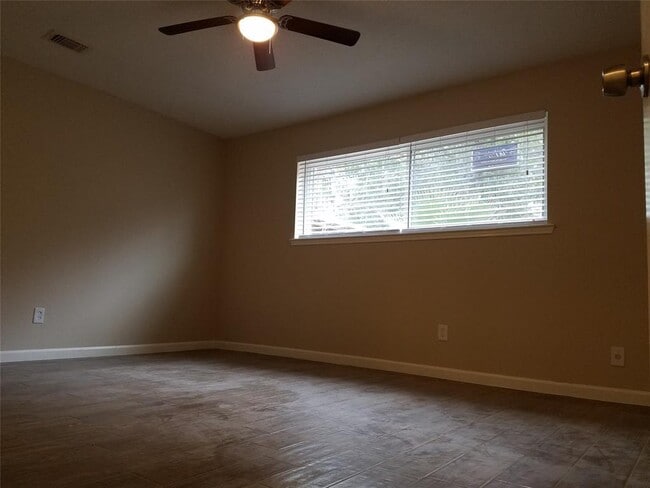 Building Photo - 17811 Smooth Rock Falls Dr