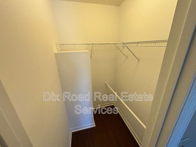 Building Photo - 590 Pine Hill Pl