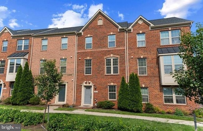 Building Photo - 4662 Hudson St