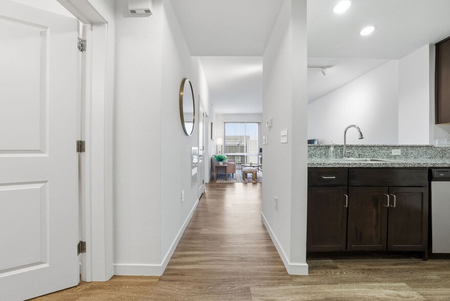 Building Photo - 1201 4th St