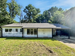 Building Photo - 1202 Town and Country Dr