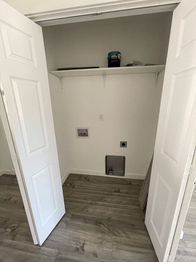 Building Photo - Brand new Apartment in Riddle