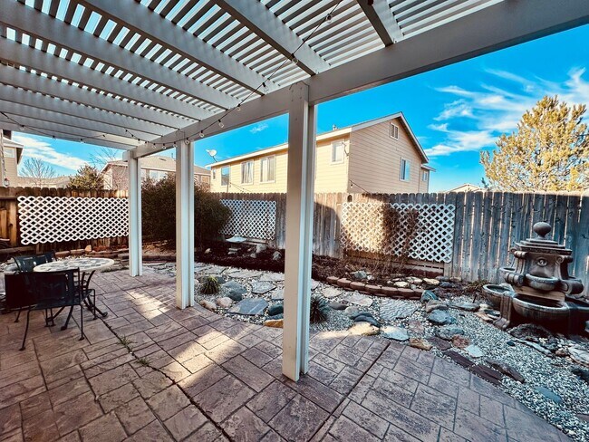 Building Photo - Spacious 2 Story Townhouse Available NOW!