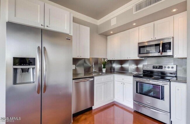 Building Photo - 4750 N Central Ave