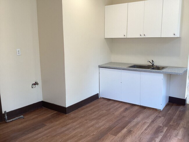 Building Photo - 1219-21 N 33rd St