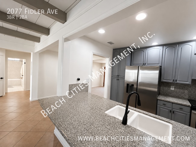 Building Photo - 2077 Fidler Ave