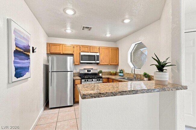 Building Photo - 5042 S Rainbow Blvd