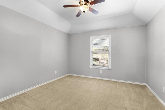 Building Photo - 2800 Mission Tejas Dr