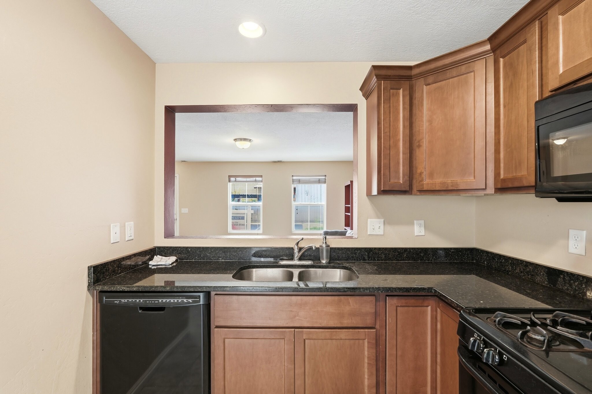 Building Photo - 174 Finlay Dr