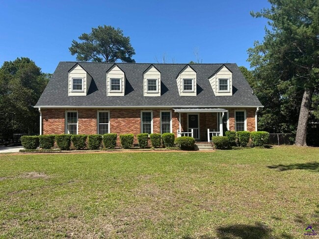 Primary Photo - 103 W Point Ct