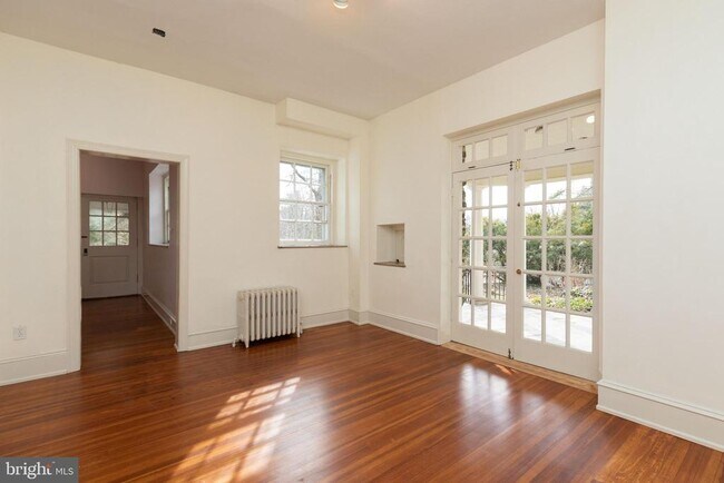 Building Photo - 6610 Wissahickon Ave