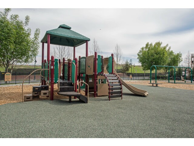 Building Photo - 557 Adeline Ave