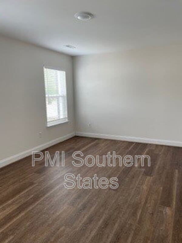 Building Photo - 402 Albus Dr