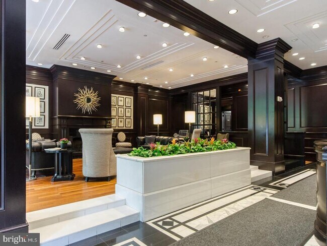 Building Photo - 219 S 18th St