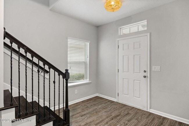 Building Photo - 92 Fernbrook Dr