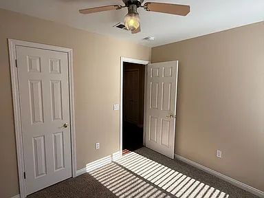 Building Photo - Beautiful 3 bedroom 2 bath home home in The Seasons!