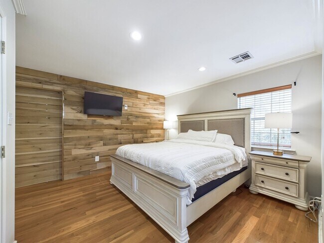 Building Photo - Private Furnished Riverfront Estate with Dock & Guest Apartment