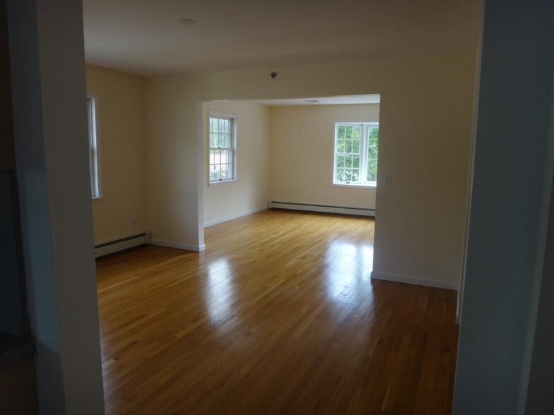 Dining room looking thru to living room - 53 Prince St