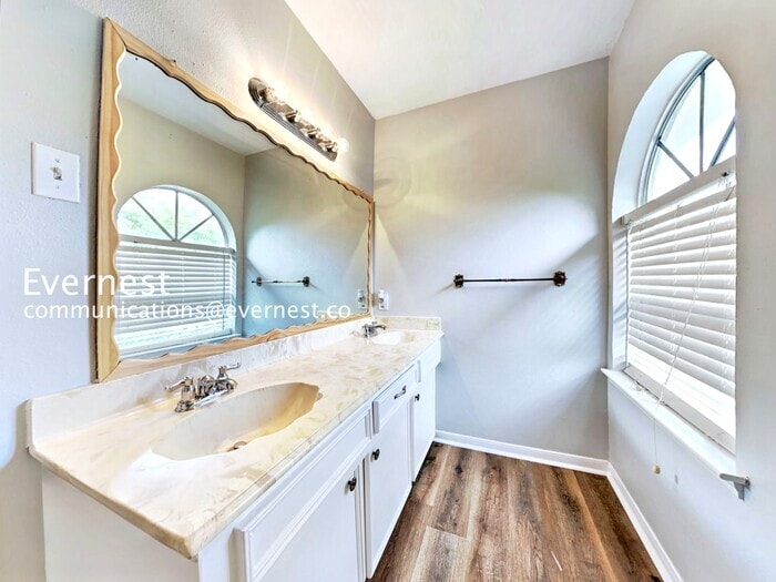 Building Photo - 10223 Sageaspen Ln