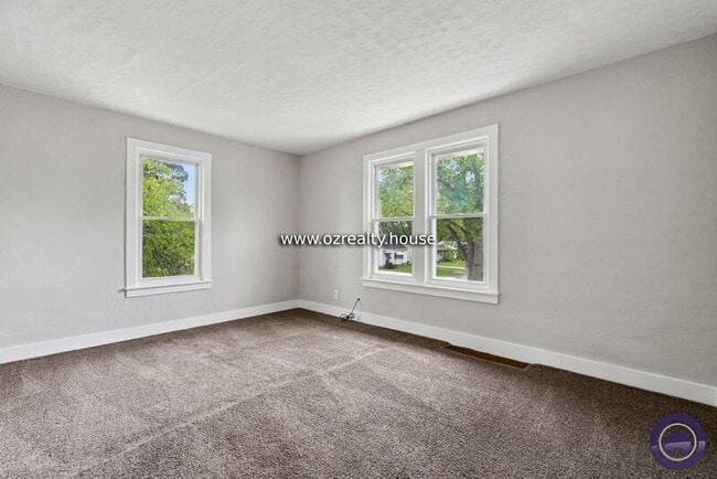 Building Photo - 1310 Almon Ave