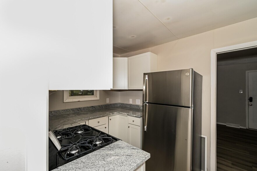 Building Photo - 1506 E Hendryx Ln