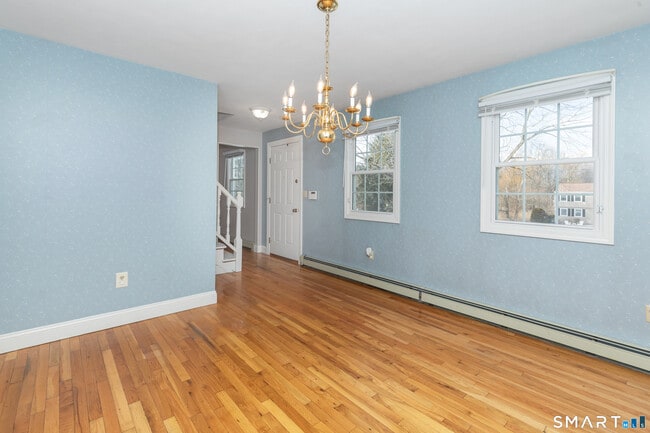 Building Photo - 10 Apple Tree Rd