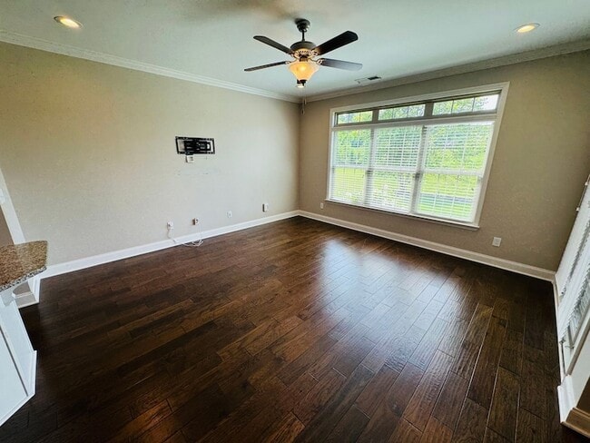 Building Photo - 1015 Callaway Dr