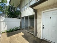 Building Photo - Cozy University View Condo Just Minutes from LSU