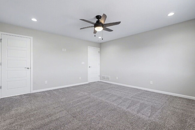 Building Photo - 1905 Tioga Ln