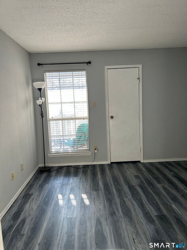 Building Photo - 82 Crown Knoll Ct