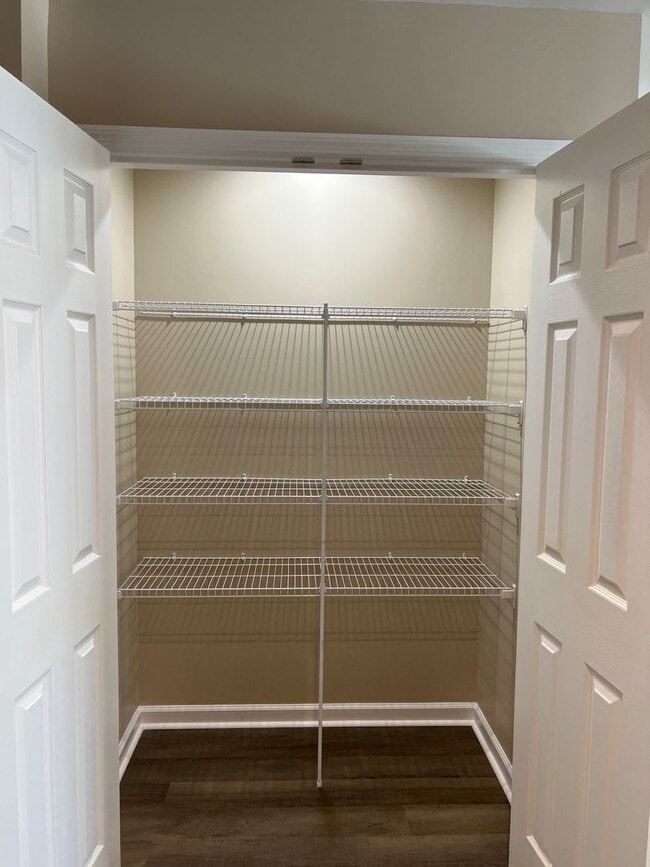 Building Photo - Nice 2 bedroom, 2 bath Duplex